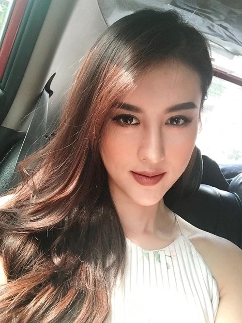 Kỳ Duyên và hội bạn thân cùng dính nghi án “dao kéo”, gương mặt như “đúc một khuôn” - 21 Cũng từ đây mà nhiều người đặt câu hỏi liệu Hà Lade có nhờ cậy “dao kéo” chăng?
