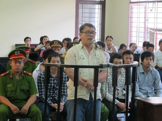Đề nghị truy tố người môi giới "chạy án" cho nhóm đại náo bệnh viện - 1 Ông Sỳ Vĩnh Sáng tại TAND quận Bình Tân