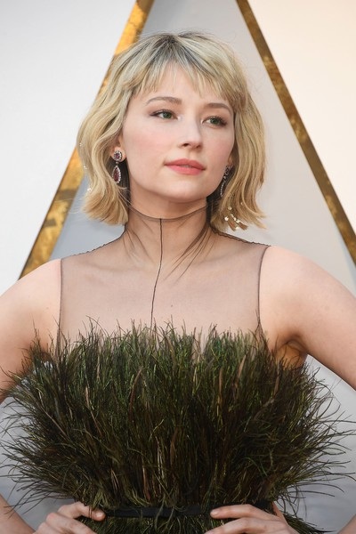 Người đẹp dập dìu khoe dáng trên thảm đỏ Oscar - 59
Haley Bennett