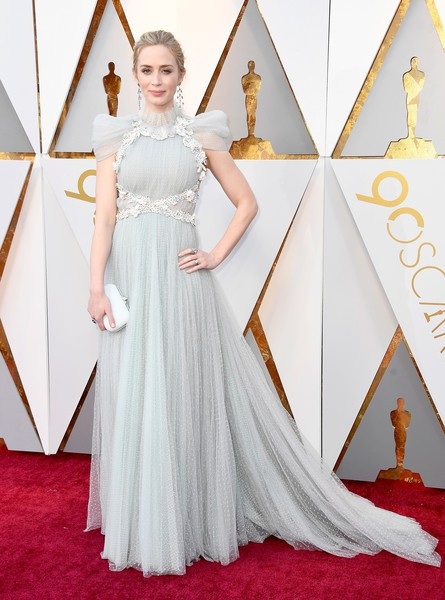 Người đẹp dập dìu khoe dáng trên thảm đỏ Oscar - 45
Emily Blunt