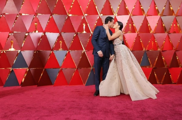 Người đẹp dập dìu khoe dáng trên thảm đỏ Oscar - 21 Người đẹp dập dìu khoe dáng trên thảm đỏ Oscar - 21