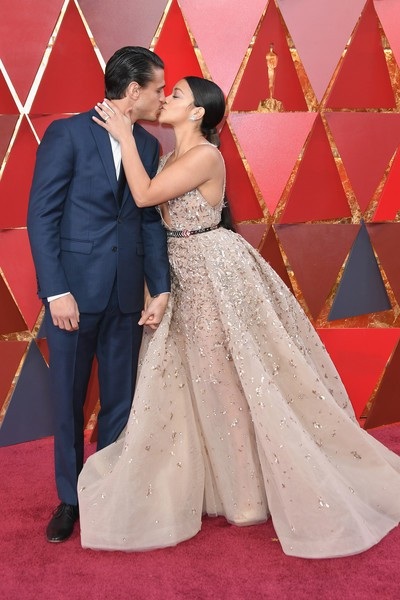 Người đẹp dập dìu khoe dáng trên thảm đỏ Oscar - 23 Người đẹp dập dìu khoe dáng trên thảm đỏ Oscar - 23