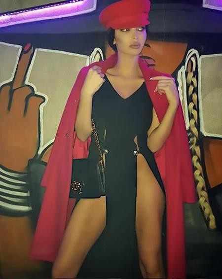 Tình cũ của Neymar chụp ảnh khoe thân hình nóng bỏng - 3 … và tạo dáng sexy đến “bỏng” mắt