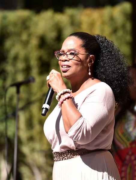 Oprah Winfrey "boa" cho nhân viên khách sạn như thế nào? - 7 
Oprah gần đây còn tham gia diễn xuất trong bộ phim A Wrinkle in Time vừa ra mắt cuối tuần trước.