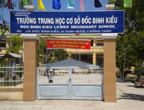 Ăn món gỏi xoài thực hành tại lớp, 17 học sinh nhập viện cấp cứu - 1 Trường Đốc Binh Kiều - nơi xảy ra vụ việc 17 học sinh phải nhập viện cấp cứu vì ăn món gỏi xoài tôm tự làm trong giời thực hành môn sinh (ảnh: CTV)