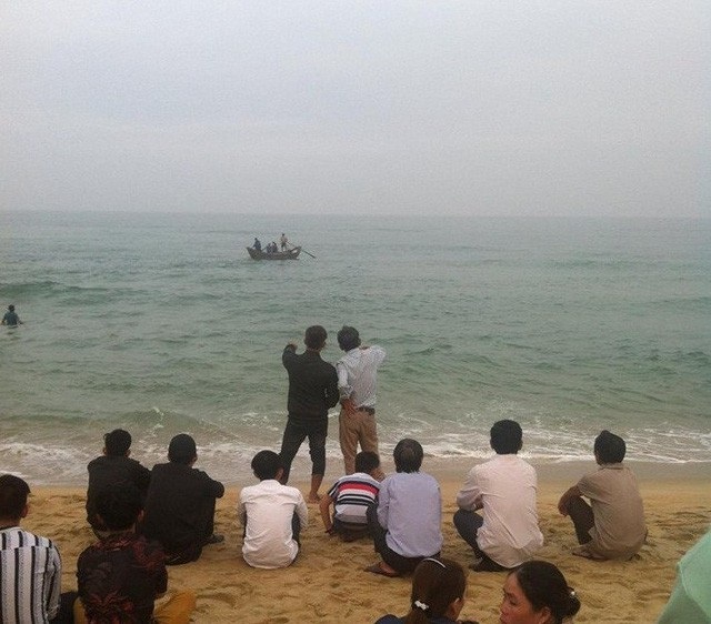 Đề nghị truy tặng Huân chương cho chiến sĩ thiệt mạng khi cứu người ngày Tết - 1 Sau 2 ngày tìm kiếm, lực lượng chức năng mới tìm thấy thi thể Lê Chí Phước trôi dạt cách vị trí gặp nạn 2km