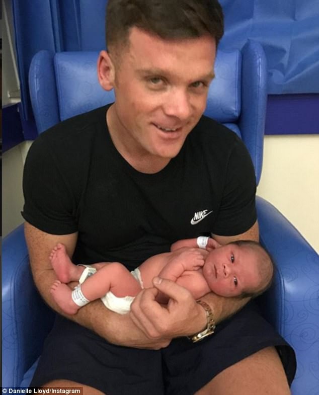 Danielle Lloyd hạnh phúc bên chồng và bốn con trai - 5
Danielle Lloyd nói cô hài lòng với 4 cậu con trai nhưng luôn khao khát có 1 cô con gái