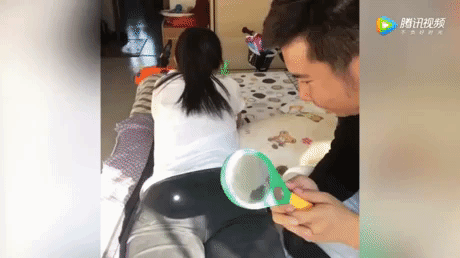 Thư giãn trước khi bắt đầu tuần làm việc mới với loạt ảnh động siêu hài hước - 12 Cái kết khi nghịch dại với bạn gái
