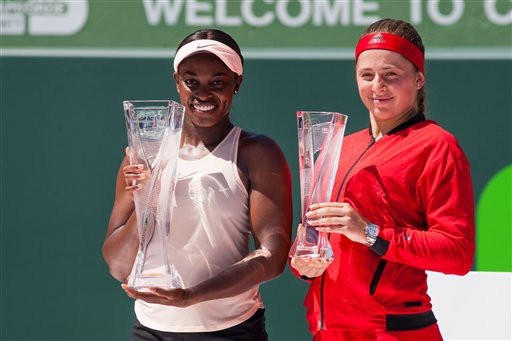 Miami Open: Hạ "thần đồng" Ostapenko, Stephens giành cúp bạc - 1 Miami Open: Hạ "thần đồng" Ostapenko, Stephens giành cúp bạc - 1