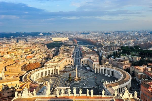 Ngắm hình bóng thời gian giữa không gian lãng mạn Roma | Báo Dân trí