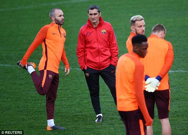 AS Roma và Barcelona sẵn sàng cho trận quyết đấu ở Olympico - 2
HLV Valverde và đội trưởng Iniesta tự tin trong buổi tập cuối cùng ở sân Olympico