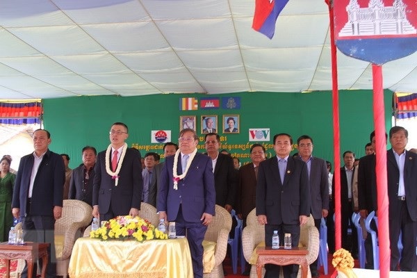 Campuchia khánh thành đài phát sóng tỉnh do Việt Nam tài trợ - 2
Các đại biểu tham dự lễ khánh thành. (Ảnh: Chanh Đa/TTXVN)