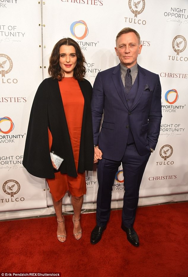 Rachel Weisz đẹp đôi bên James Bond Daniel Craig - Ảnh 3. Rachel Weisz đẹp đôi bên James Bond Daniel Craig - Ảnh 3.