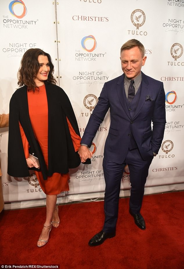 Rachel Weisz đẹp đôi bên James Bond Daniel Craig - Ảnh 4. Rachel Weisz đẹp đôi bên James Bond Daniel Craig - Ảnh 4.