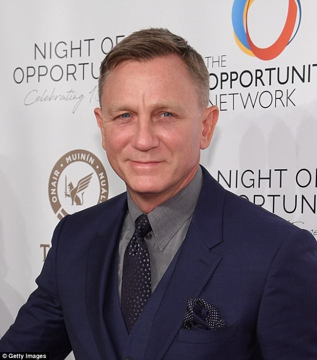 Rachel Weisz đẹp đôi bên James Bond Daniel Craig - Ảnh 6. Rachel Weisz đẹp đôi bên James Bond Daniel Craig - Ảnh 6.
