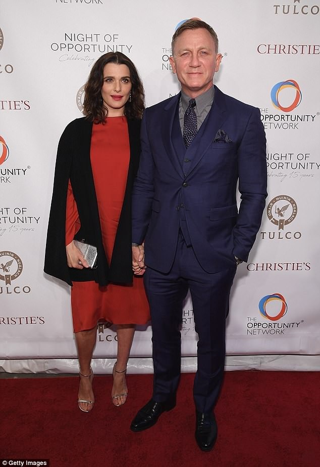 Rachel Weisz đẹp đôi bên James Bond Daniel Craig - Ảnh 7. Rachel Weisz đẹp đôi bên James Bond Daniel Craig - Ảnh 7.