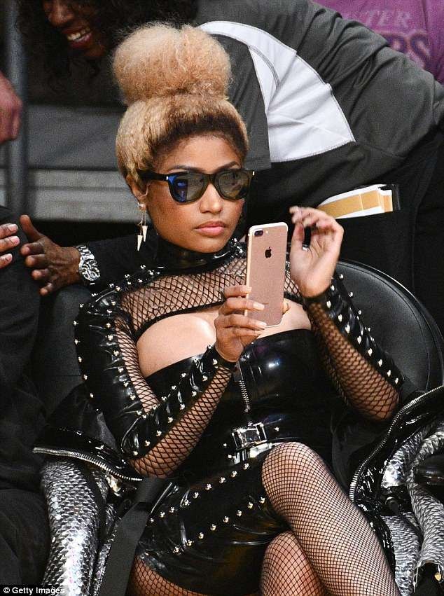 
Nicki Minaj nghỉ ngơi khá dài thời gian qua và giờ đây cô đã đủ năng lượng để quay lại với công việc
