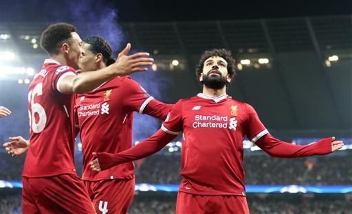 Man City 1-2 Liverpool: Guardiola chỉ còn biết câm lặng - 1
Salah (phải) rất có duyên với mành lưới của Man City, anh ghi ba bàn trong ba trận liên tiếp gần nhất vào lưới của Man City