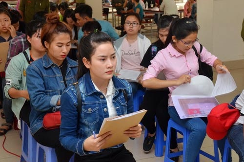 Cần thay đổi cách tuyển sinh sư phạm - 1 Tân sinh viên nhập học Trường ĐH Sư phạm TP HCM. (Ảnh: Tấn Thạnh)