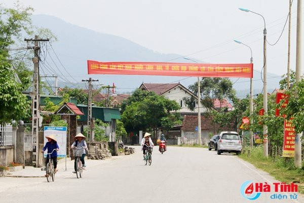 Trưởng công an xã 'trả chức', đi... xuất khẩu lao động! - 1 XKLĐ mang lại nguồn lực lớn, góp phần làm thay đổi diện mạo nhiều vùng nông thôn Hà Tĩnh. Tuy nhiên, xu thế này đang ít nhiều ảnh hưởng đến việc tạo nguồn cán bộ xã, thôn.