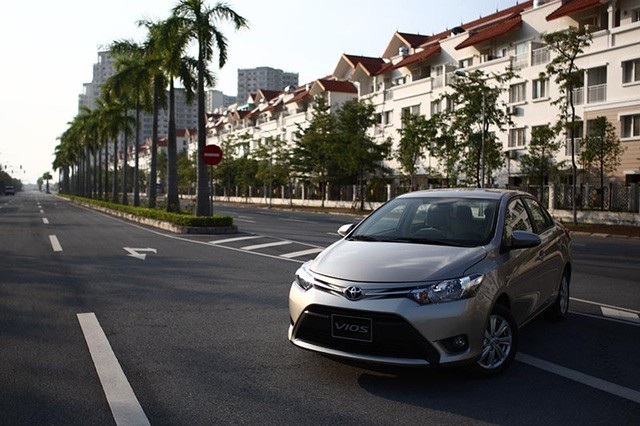 Top 10 mẫu xe bán nhiều nhất tháng 3/2018 - 1 Toyota Vios ra mắt tháng 10/2016 là phiên bản mới nhất ở Việt Nam.
