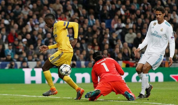 Chấm điểm trận Real Madrid 1-3 Juventus: Navas suýt thành tội đồ - 1 Tình huống Keylor Navas mắc sai lầm tai hại khi để ói bóng, tạo điều kiện cho Matuidi ghi bàn