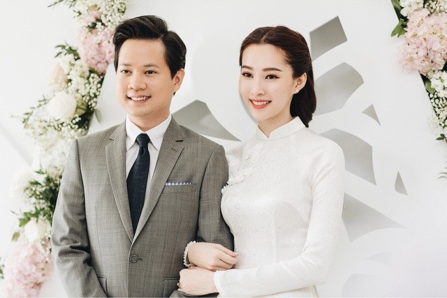 Chốn đi về sang trọng, đáng mơ ước của 4 Hoa hậu Việt đình đám - 18 Chồng Đặng Thu Thảo là một doanh nhân thành đạt, sinh ra trong gia đình làm ăn có tiếng. Trung Tín từng góp mặt trong Top 30 người trẻ thành đạt trong cuộc bình chọn của Forbes Việt Nam. Nguyễn Trung Tín từng tốt nghiệp đại học Melbourne (Úc) năm 2011 với bằng Thạc sỹ về Thương mại. (Ảnh: Lê Chí Linh).