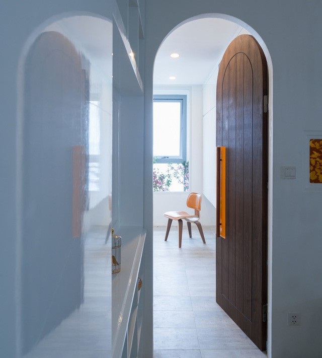 Chốn đi về sang trọng, đáng mơ ước của 4 Hoa hậu Việt đình đám - 5 Là một người làm nghệ thuật, có sự cảm nhận tinh tế về màu sắc, bố cục, lại có kinh nghiệm làm MC cho chương trình về kiến trúc nên Ngọc Hân đã làm nên một ngôi nhà với phong cách của riêng mình, không trộn lẫn với bất kì ngôi nhà nào khác. (Ảnh: Triệu Chiến).