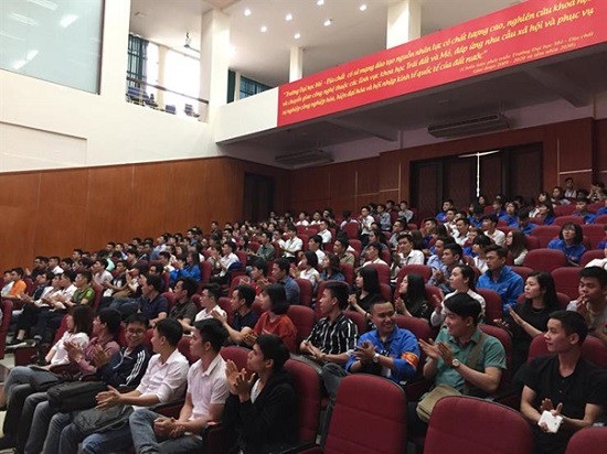 Kết nối cơ hội học tập, làm việc tại Nhật Bản cho sinh viên Việt Nam - 4
Hội trường ĐH Mỏ-Địa chất gần như chật kín sinh viên đến tham gia.