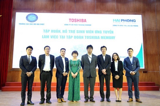 Kết nối cơ hội học tập, làm việc tại Nhật Bản cho sinh viên Việt Nam - 7
Công ty Toshiba kỳ vọng sẽ tuyển được nhiều thực tập sinh VN chất lượng để về học hỏi, làm việc trong nhà máy của mình tại Nhật Bản tháng 6 này.