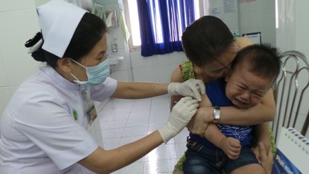 Chính thức sử dụng vắc xin sởi – rubella do Việt Nam sản xuất - 1 Tiêm phòng là biện pháp tốt nhất để phòng bệnh chủ động.
