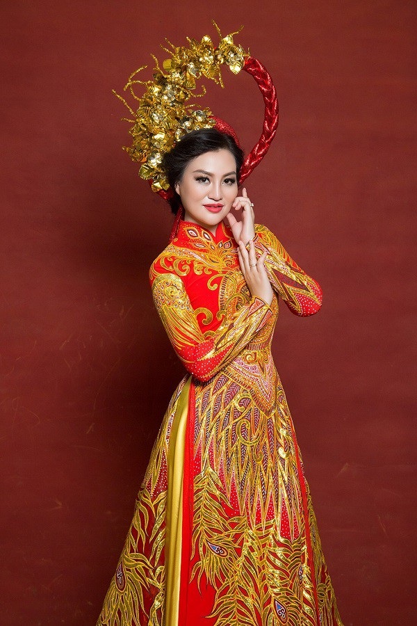 Nữ Hoàng Trần Huyền Nhung quyền quý với quốc phục của NTK Tuấn Hải - 5 Nữ Hoàng Trần Huyền Nhung quyền quý với quốc phục của NTK Tuấn Hải - 5