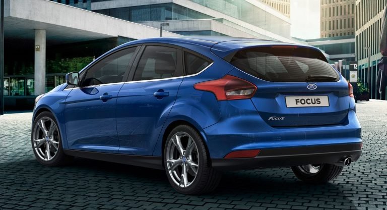 So sánh Ford Focus thế hệ cũ và mới - 8