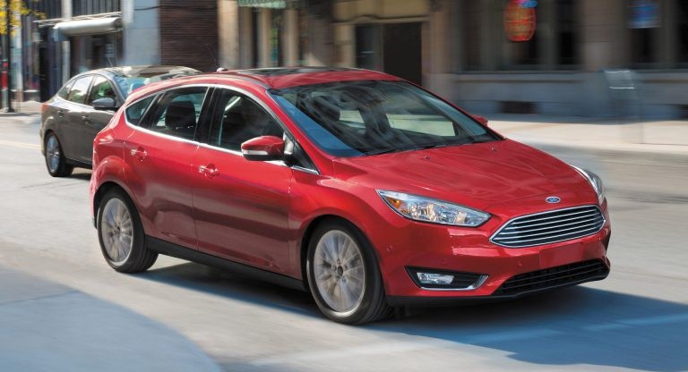 So sánh Ford Focus thế hệ cũ và mới - 6