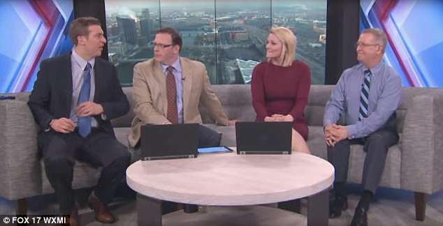 Liên tục phải chứng kiến thái độ thất vọng của các bạn dẫn cũng khiến Frank thấy “phát cáu” và mới đây nhất, trong bản tin của mình, Frank đã gây sửng sốt với cách đọc bản tin “gay gắt” chưa từng thấy.