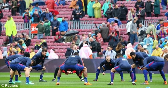 Luis Suarez ghi bàn, Barcelona giành 3 điểm quan trọng trước Valencia - 14
Barcelona cần một chiến thắng để quên đi thất bại ở Champions League