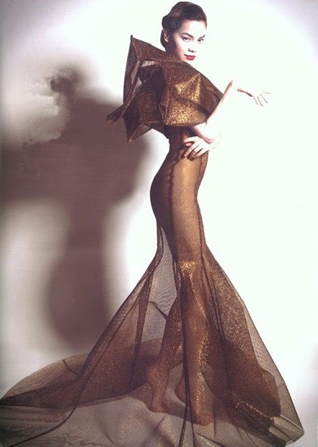 Hình ảnh gợi cảm với đầm xuyên thấu nhưng không hề phản cảm của Hồ Ngọc Hà.