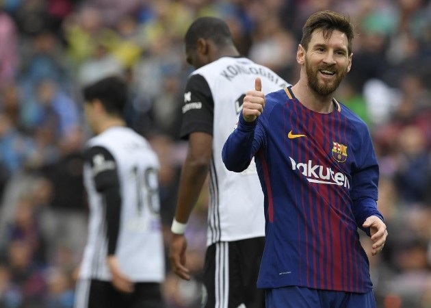 Luis Suarez ghi bàn, Barcelona giành 3 điểm quan trọng trước Valencia - 4
Messi thi đấu khá nhạt nhòa trong hiệp 1