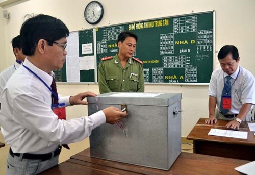Thi THPT quốc gia 2018: Những lỗi có thể mắc do đã “quen tay” - 2 Giữ an toàn đề thi là nhiệm vụ quan trọng trong kỳ thi THPT quốc gia.