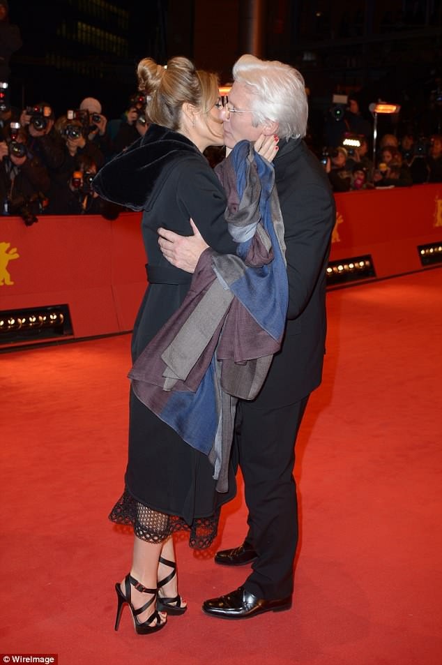 
Cặp đôi được cho là sẽ kết hôn vào ngày 5/5 tại Mỹ
