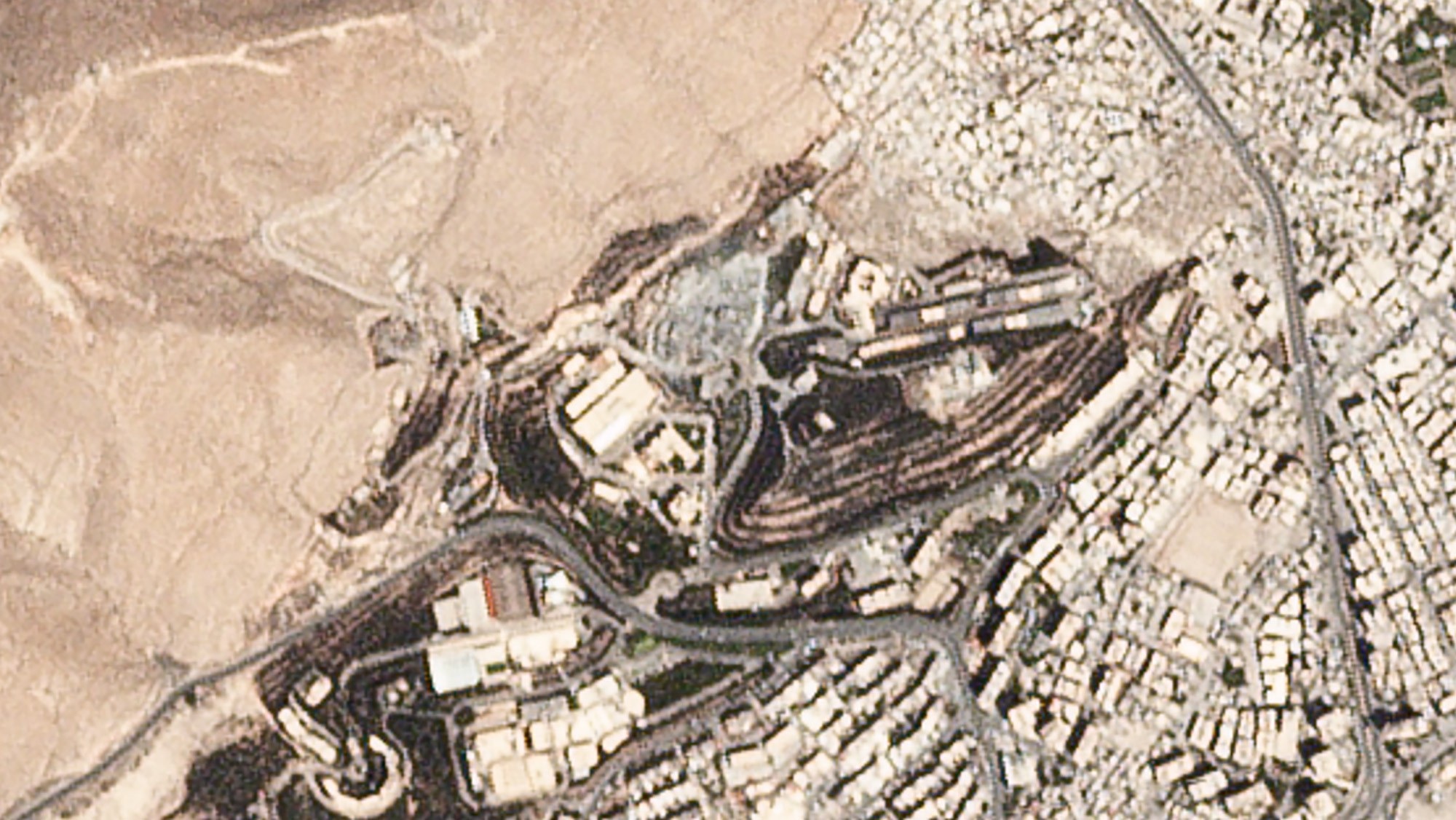 Các địa điểm của Syria bị phá hủy thế nào sau cuộc không kích? - 6 Các địa điểm của Syria bị phá hủy thế nào sau cuộc không kích? - 6