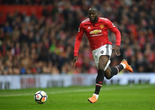 Man Utd 0-1 West Brom: "Quỷ đỏ" giúp Man City vô địch sớm - 3
Lukaku chơi khá mờ nhạt từ đầu trận