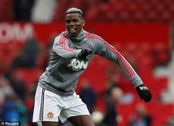 Man Utd 0-1 West Brom: "Quỷ đỏ" giúp Man City vô địch sớm - 9
Pobga vừa khởi động vừa cười đùa cùng các đồng đội