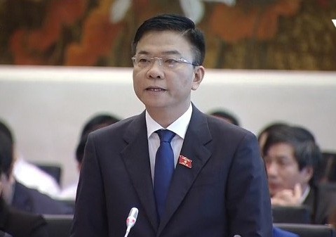 Cải tiến cách chất vấn “hỏi nhanh đáp gọn” để giảm áp lực trên ghế nóng - 1
Bộ trưởng Tư pháp Lê Thành Long trong một buổi trả lời chất vấn hỏi nhanh đáp gọn hồi tháng 3/2018.