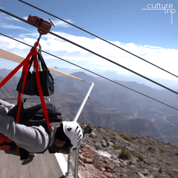 “Bay” trên đường zipline dài nhất thế giới - 1 Bay trên đường zipline dài nhất thế giới