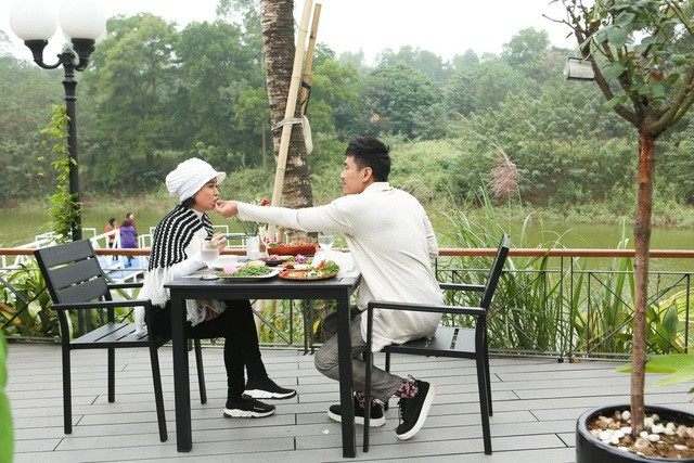 Kiều Minh Tuấn chia sẻ, anh đã chuẩn bị tinh thần để: “Sau này sẽ nuôi một người lớn tuổi, rửa chân cho người lớn tuổi, đút cơm cho một người lớn tuổi ăn. (Ảnh: Dũng Đặng).