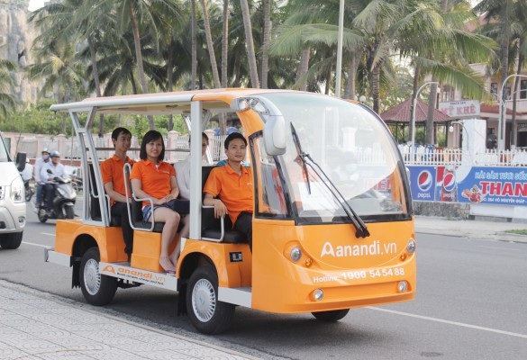 Xe điện dạo quanh phố biển Đà nẵng