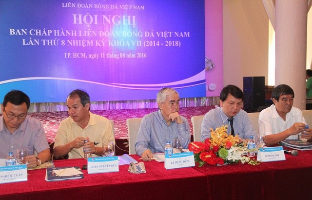 Lùi ngày tổ chức đại hội VFF, bầu Đức có thay đổi quyết định? - 1
VFF lùi ngày tổ chức Đại hội sang tháng 5/2018