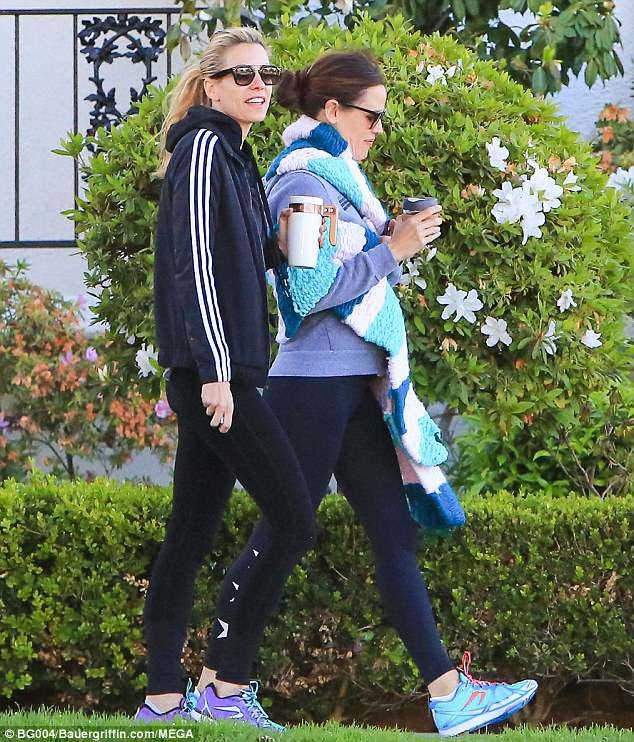 
Sau ly dị, Jennifer Garner chưa muốn đón nhận tình cảm của bất kỳ người đàn ông nào.
