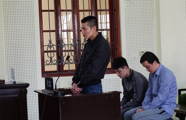 Nước mắt người mẹ có con trai bị đoạt mạng khi vừa tốt nghiệp đại học - 3 Là người giữ vai trò chính trong vụ án nên Lương Văn Vọng phải lĩnh mức án cao nhất, 12 năm tù. Hai bị cáo còn lại lĩnh mức án lần lượt là 9 và 10 năm tù